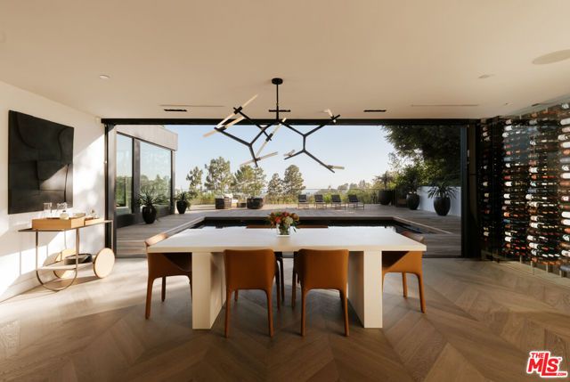500 Chalette Drive, Beverly Hills, CA 90210