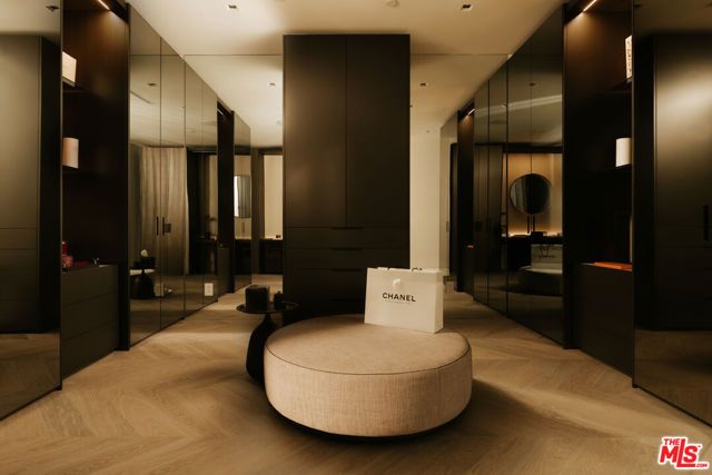 500 Chalette Drive, Beverly Hills, CA 90210