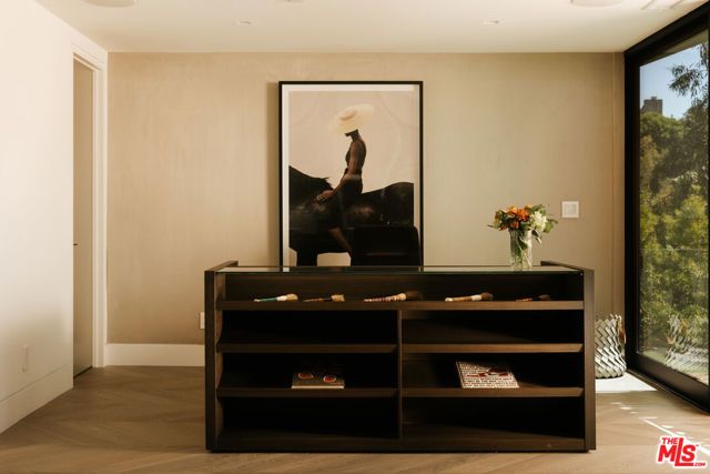 500 Chalette Drive, Beverly Hills, CA 90210