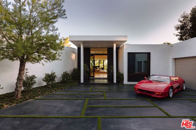 500 Chalette Drive, Beverly Hills, CA 90210