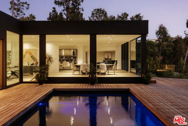 500 Chalette Drive, Beverly Hills, CA 90210