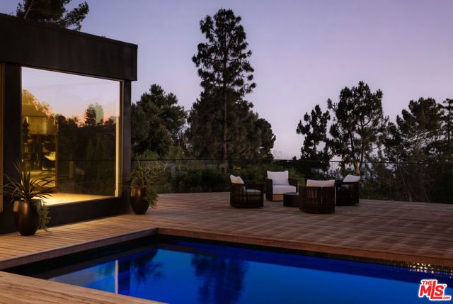 500 Chalette Drive, Beverly Hills, CA 90210