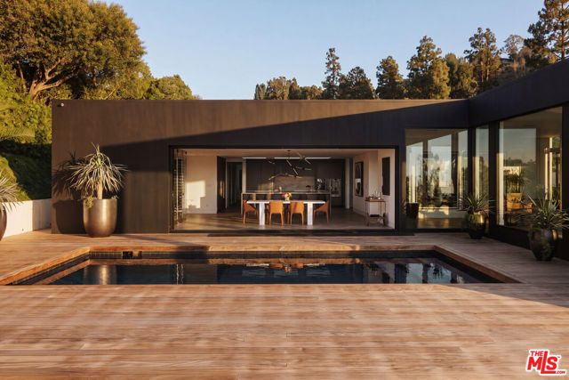 500 Chalette Drive, Beverly Hills, CA 90210