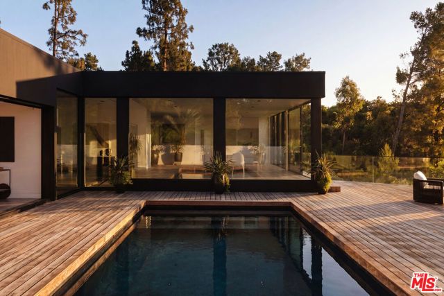 500 Chalette Drive, Beverly Hills, CA 90210
