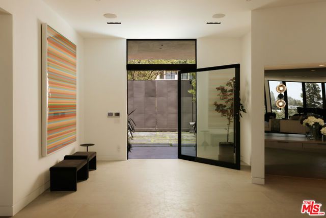 500 Chalette Drive, Beverly Hills, CA 90210