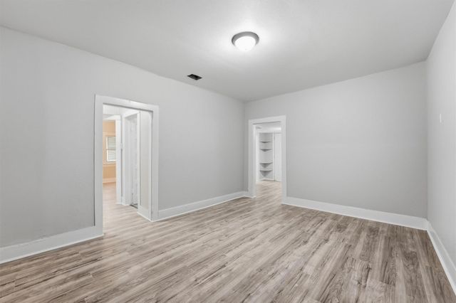 811 W Broad Street, Freeport, TX 77541