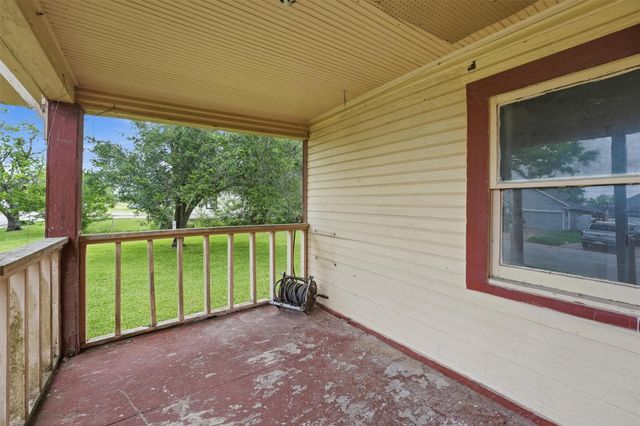 811 W Broad Street, Freeport, TX 77541