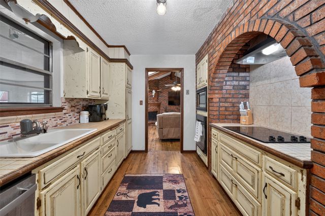 9663 E 26th Place, Tulsa, OK 74129