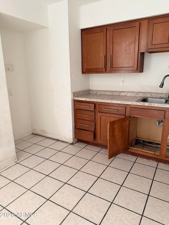 3307 N 59TH Avenue, Phoenix, AZ 85033 — photo 5