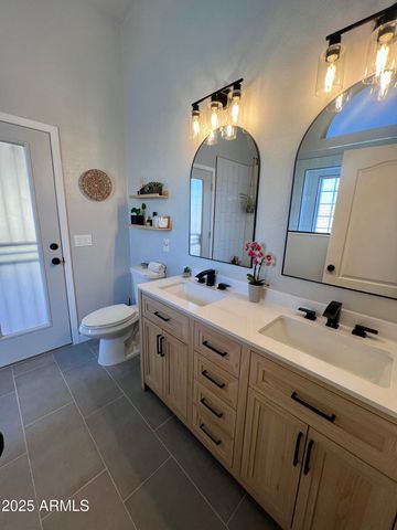 6458 W ADOBE Drive, Glendale, AZ 85308