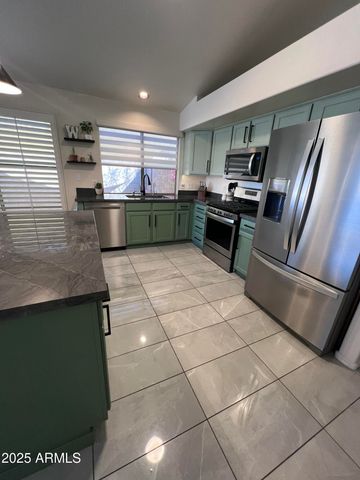 6458 W ADOBE Drive, Glendale, AZ 85308