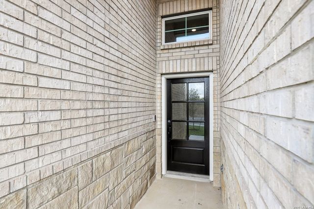 138 STREAM ST, Seguin, TX 78155