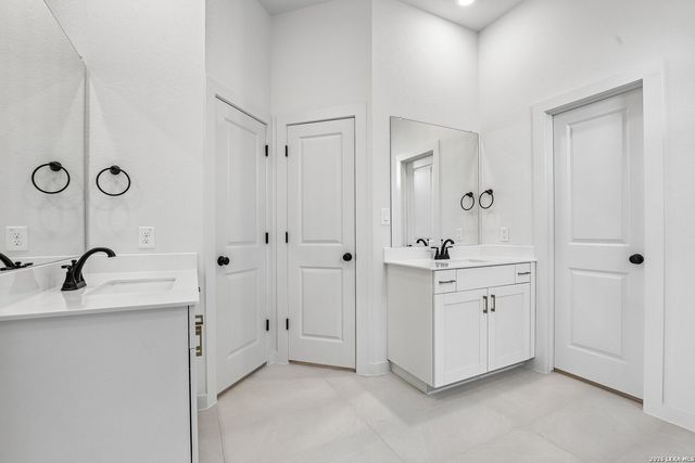 138 STREAM ST, Seguin, TX 78155