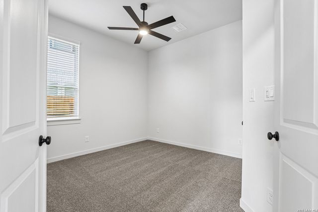 138 STREAM ST, Seguin, TX 78155