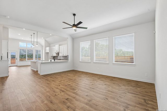 138 STREAM ST, Seguin, TX 78155