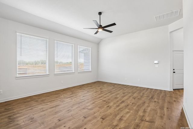 138 STREAM ST, Seguin, TX 78155