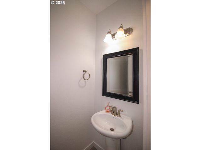 1272 S QUARTZ Dr, Cornelius, OR 97113