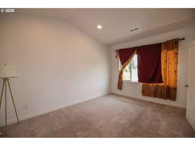 1272 S QUARTZ Dr, Cornelius, OR 97113