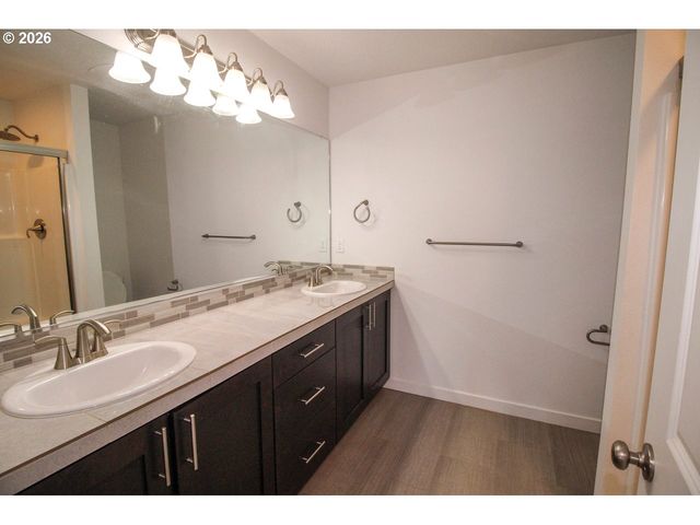 1272 S QUARTZ Dr, Cornelius, OR 97113