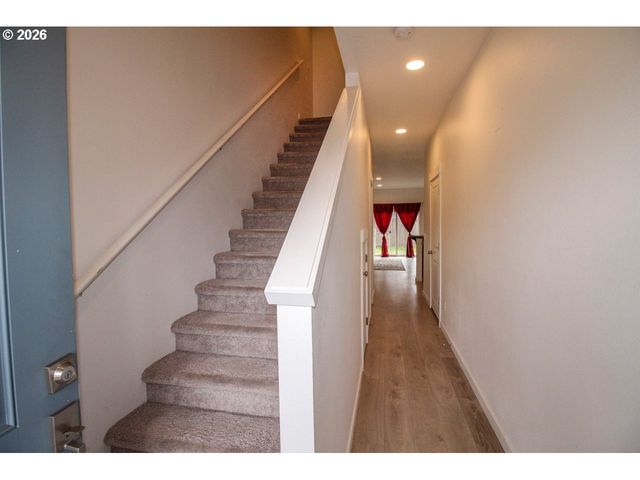 1272 S QUARTZ Dr, Cornelius, OR 97113