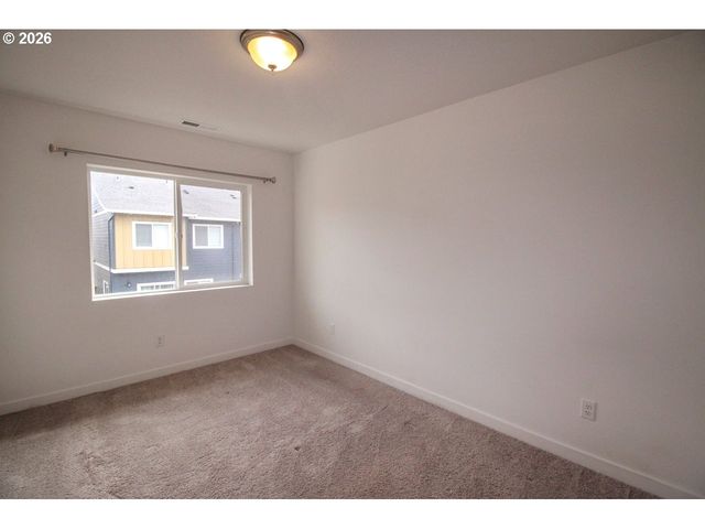 1272 S QUARTZ Dr, Cornelius, OR 97113