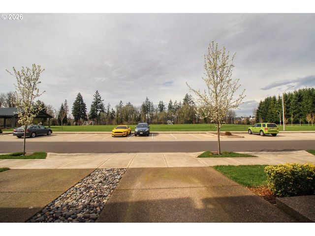 1272 S QUARTZ Dr, Cornelius, OR 97113