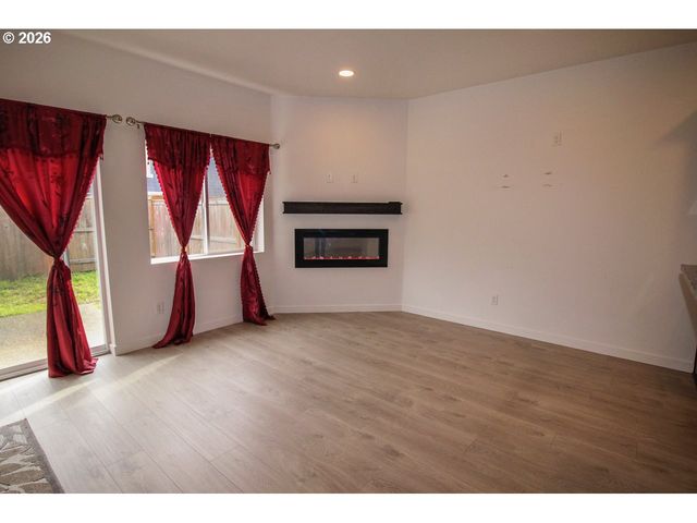 1272 S QUARTZ Dr, Cornelius, OR 97113