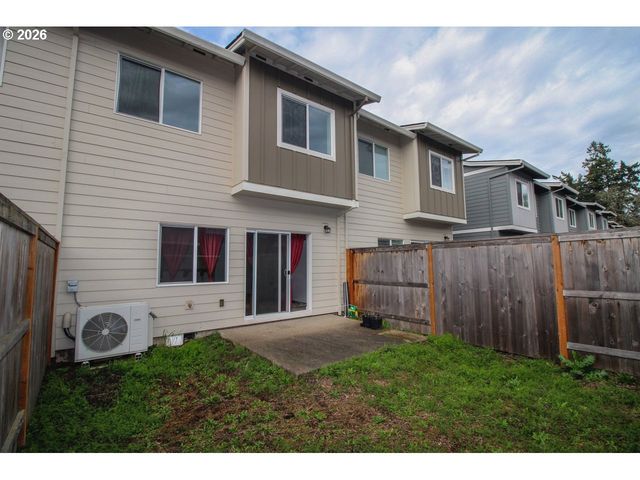 1272 S QUARTZ Dr, Cornelius, OR 97113