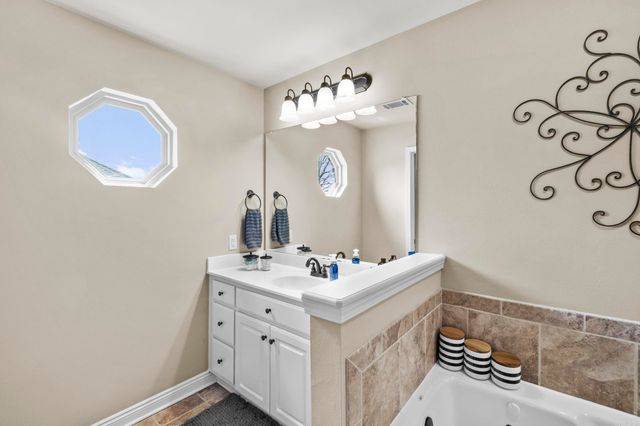 1711 Pioneer Drive, Cabot, AR 72023