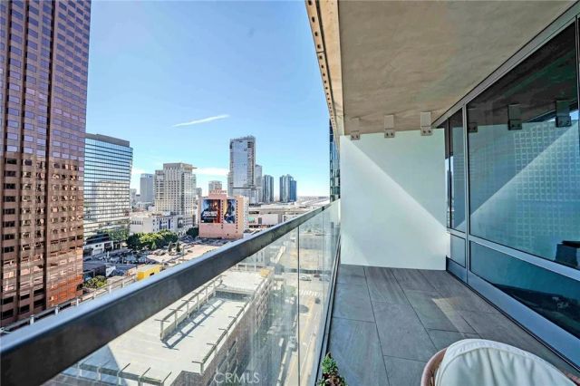 877 Francisco St 1717, Los Angeles, CA 90017