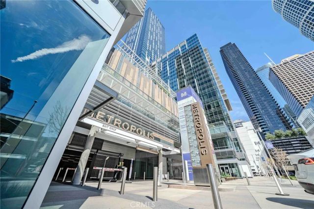 877 Francisco St 1717, Los Angeles, CA 90017