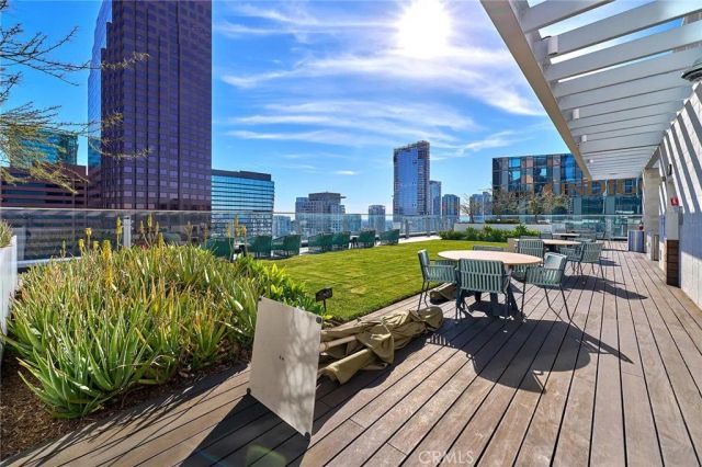 877 Francisco St 1717, Los Angeles, CA 90017