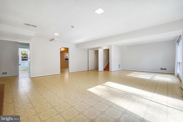 6220 ROBINWOOD RD, Bethesda, MD 20817