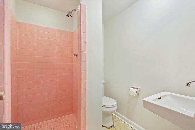 6220 ROBINWOOD RD, Bethesda, MD 20817