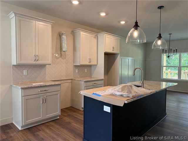 4622 Red Tail Ridge, Jeffersonville, IN 47130