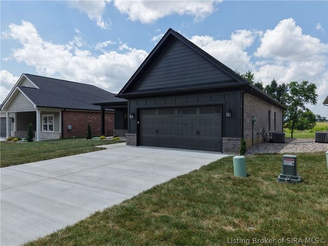 4622 Red Tail Ridge, Jeffersonville, IN 47130