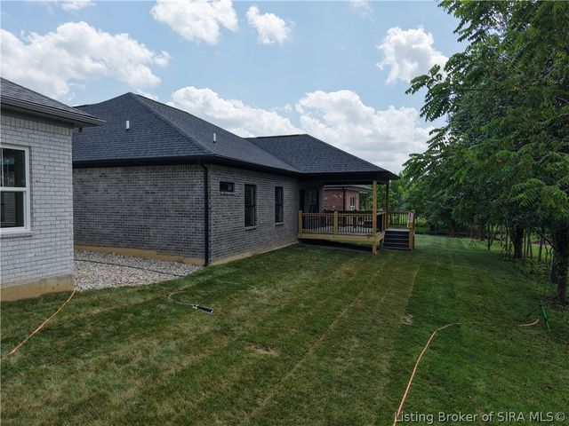 4622 Red Tail Ridge, Jeffersonville, IN 47130