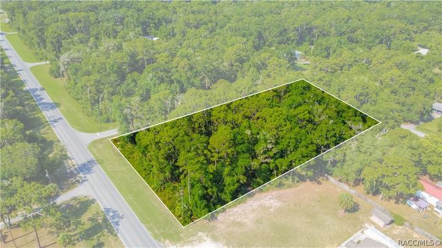 9567 W Poplar Street, Crystal River, FL 34428