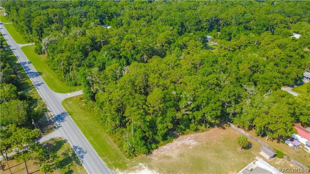 9567 W Poplar Street, Crystal River, FL 34428