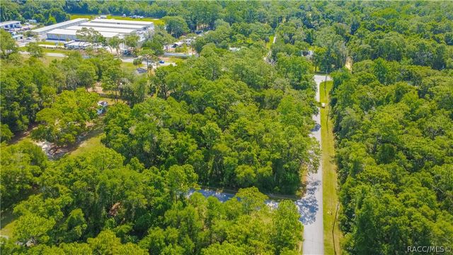 9567 W Poplar Street, Crystal River, FL 34428