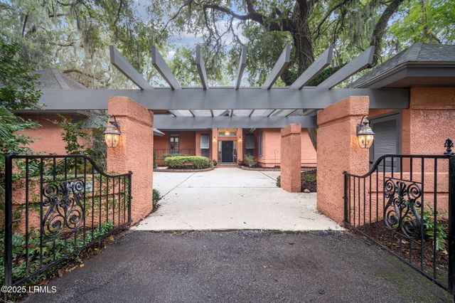 207 Odingsell Court, St. Helena Island, SC 29920