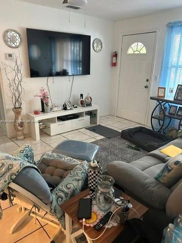 863 NW 113th Street, Miami, FL 33168
