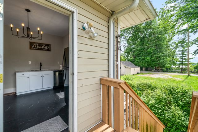 440 N 2nd St, Clarksville, TN 37040