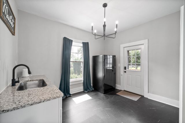 440 N 2nd St, Clarksville, TN 37040