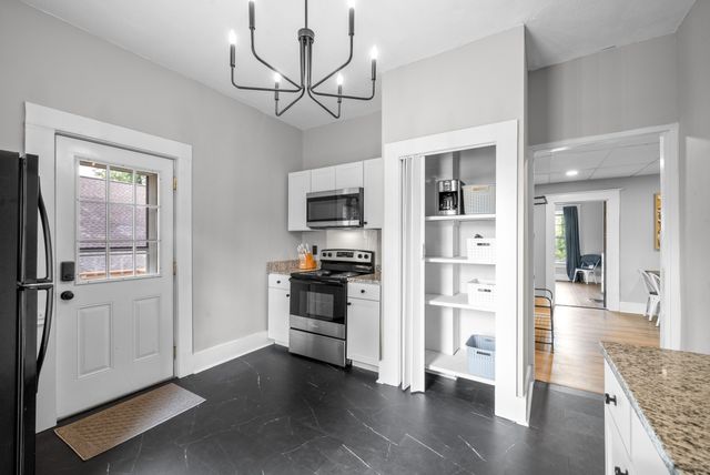 440 N 2nd St, Clarksville, TN 37040