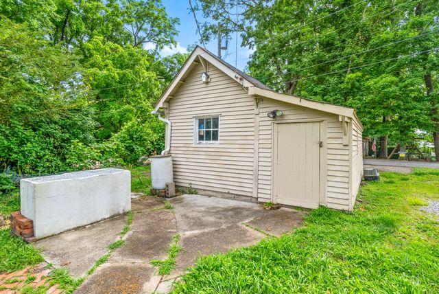 440 N 2nd St, Clarksville, TN 37040