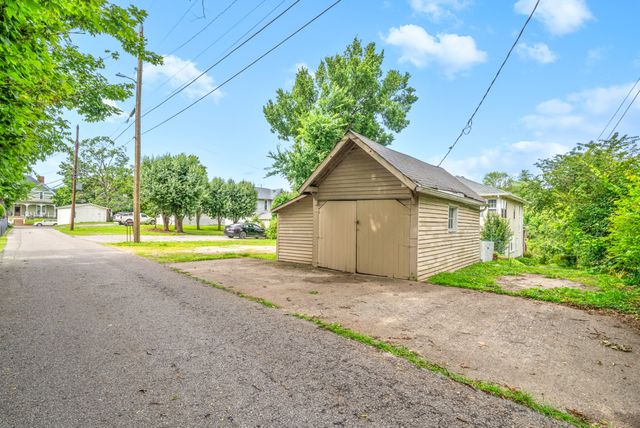 440 N 2nd St, Clarksville, TN 37040