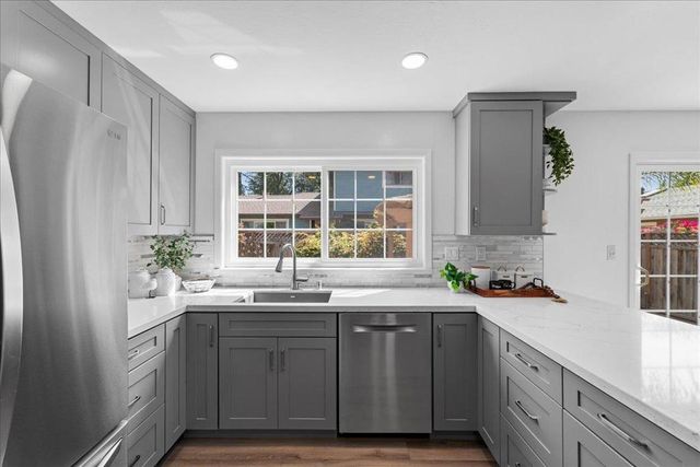 1729 Milton Street, Redwood City, CA 94061