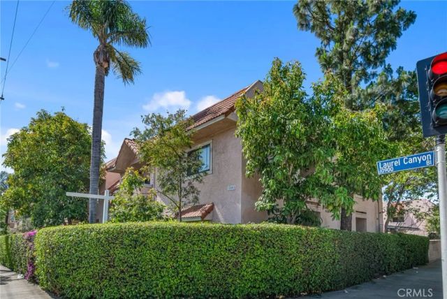 10943 Laurel Canyon B9, San Fernando, CA 91340