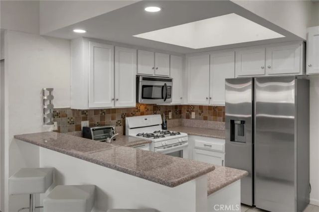 10943 Laurel Canyon B9, San Fernando, CA 91340